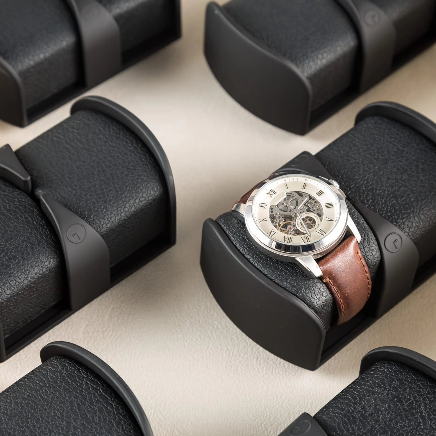 Klingenthal Uhrenbeweger Rechts-Links-Lauf Bis 2200U/d 12 Uhren RGB-LED Touch Abschließbar 7 Klingenthal Uhrenbeweger Rechts-Links-Lauf Bis 2200U/d 12 Uhren RGB-LED Touch Abschließbar – Bild 7